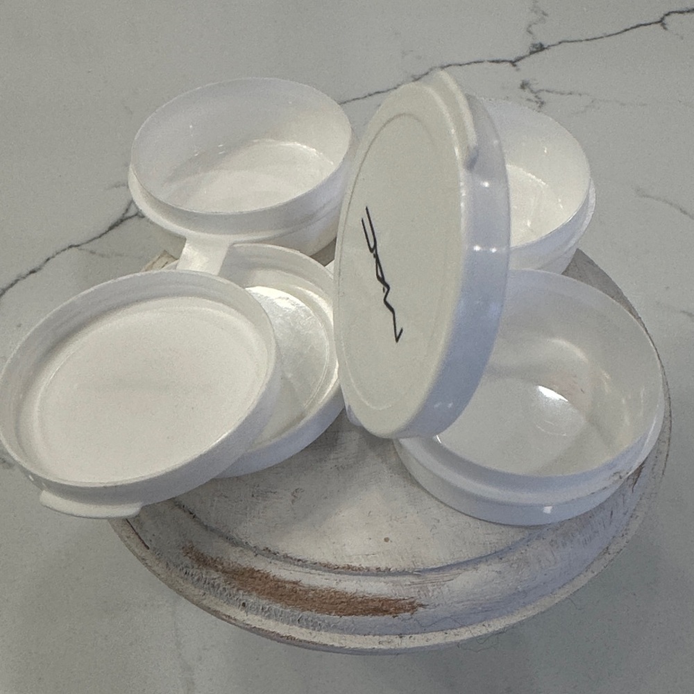 Vintage MAC White Refillable Compact Pods Set - Picture 5 of 7